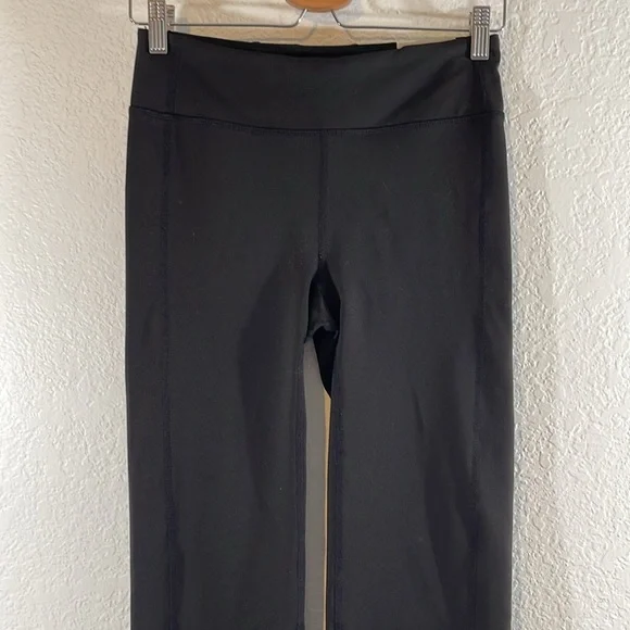 GAIAM Om Fit High Rise Straight Yoga Kick Capri Pants Size Small Black NEW - Picture 4 of 13